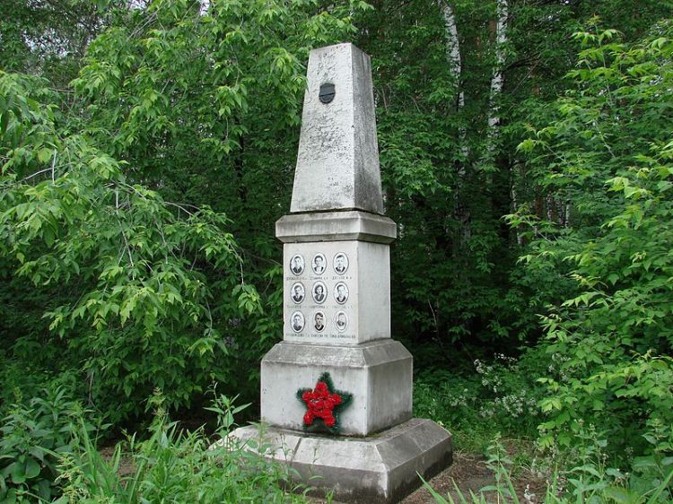 dyaltov memorial.jpg